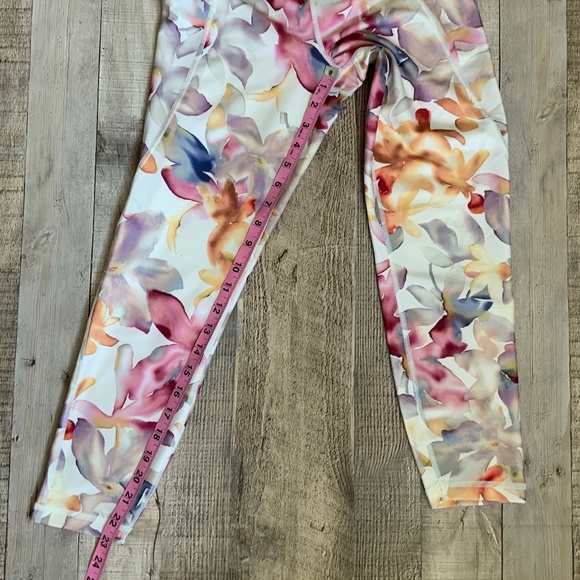 Gap NWOT Gapfit High Rise Blackout Print Watercolor Multi Floral 7/8 Leggings S - Picture 11 of 11